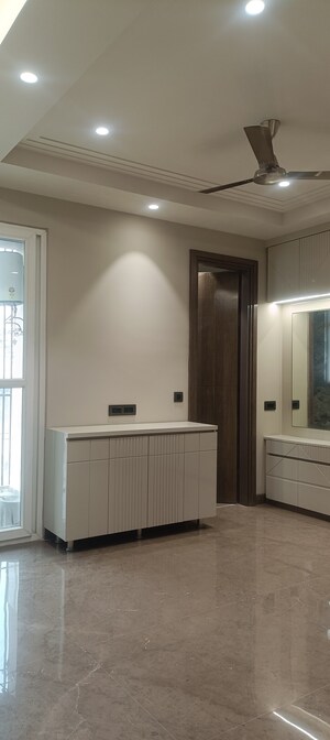 Room in 3 BHK Builder Floor at Anand Vihar – for Sale