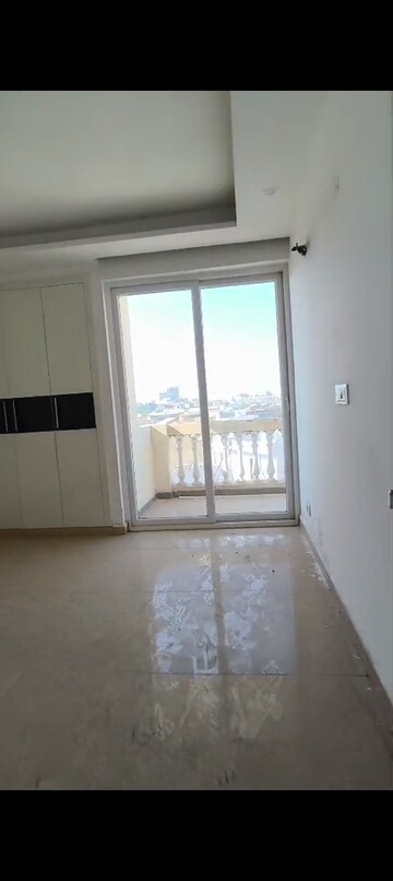 Room in 3 BHK Apartment at Bollywood Esencia, Ghazipur – for Sale