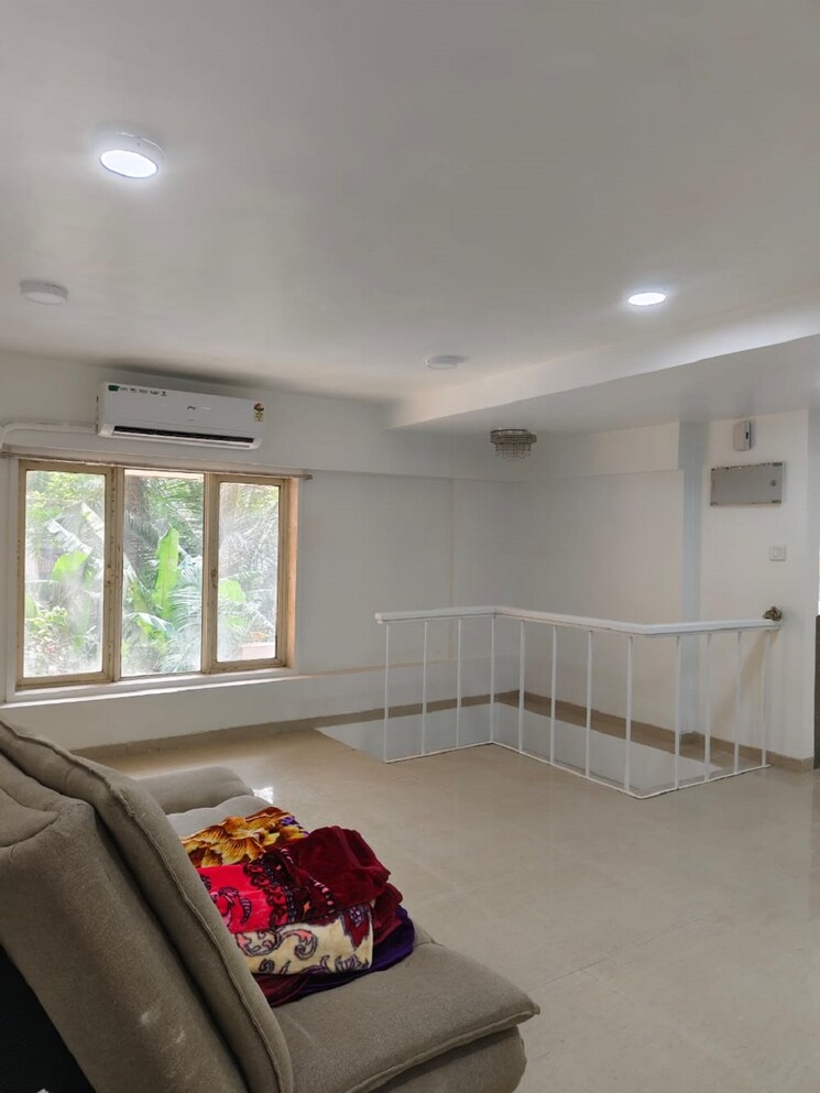 Living Room, bandra west 2 Bedroom 700 Sq.Ft. Apartment In Bandra West Mumbai 9626529