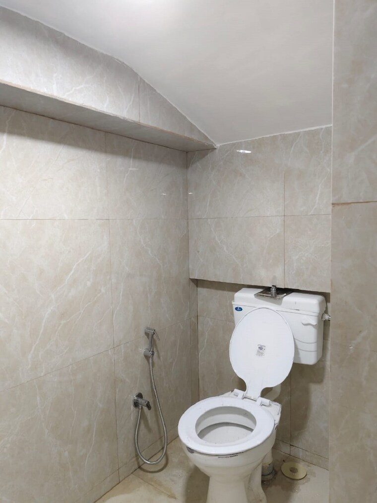 Bathroom, bandra west 2 Bedroom 700 Sq.Ft. Apartment In Bandra West Mumbai 9626529