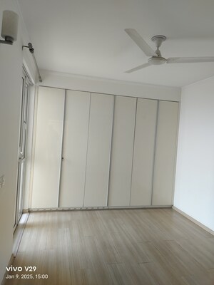 3 BHK Apartment For Rent in DLF Park Place, Sector 54