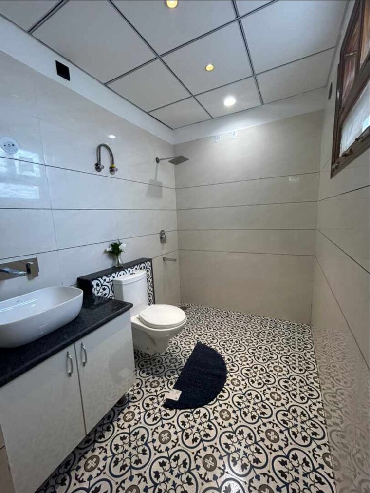Bathroom, vip road 3 Bedroom 1850 Sq.Ft. Apartment In Vip Road Zirakpur 9626557