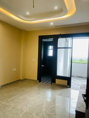 Room in 4 BHK Builder Floor at Green Fields Colony – for Rent