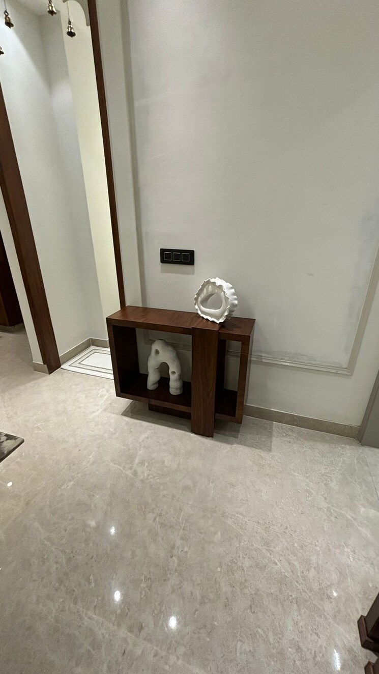 Room, dyalpur 3 Bedroom 225 Sq.Yd. Apartment In Dyalpur Zirakpur 9626569