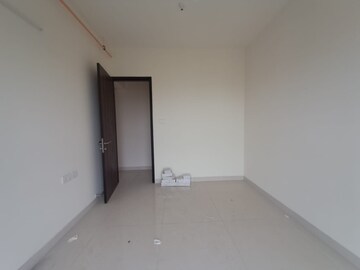 Room in 2 BHK Apartment at Sheth Avante, Kanjurmarg West – for Rent