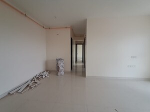 Room in 2 BHK Apartment at Sheth Avante, Kanjurmarg West – for Rent