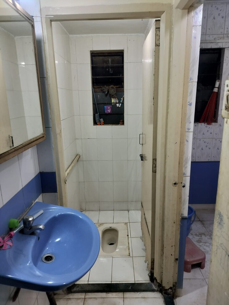 Bathroom, balaji nagar 1 Bedroom 600 Sq.Ft. Apartment In Balaji Nagar Pune 9626593