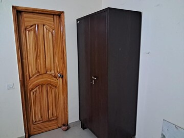 Furnished Amenities in 3 BHK Builder Floor at JMD Megapolis, Sector 48 – for Rent