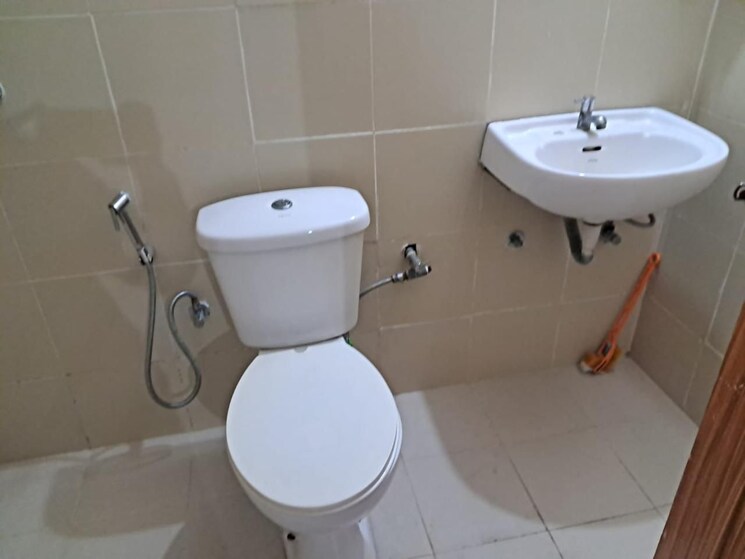 Bathroom, jmd-megapolis 3 Bedroom 1850 Sq.Ft. Builder Floor In Sector 48 Gurgaon 9626597