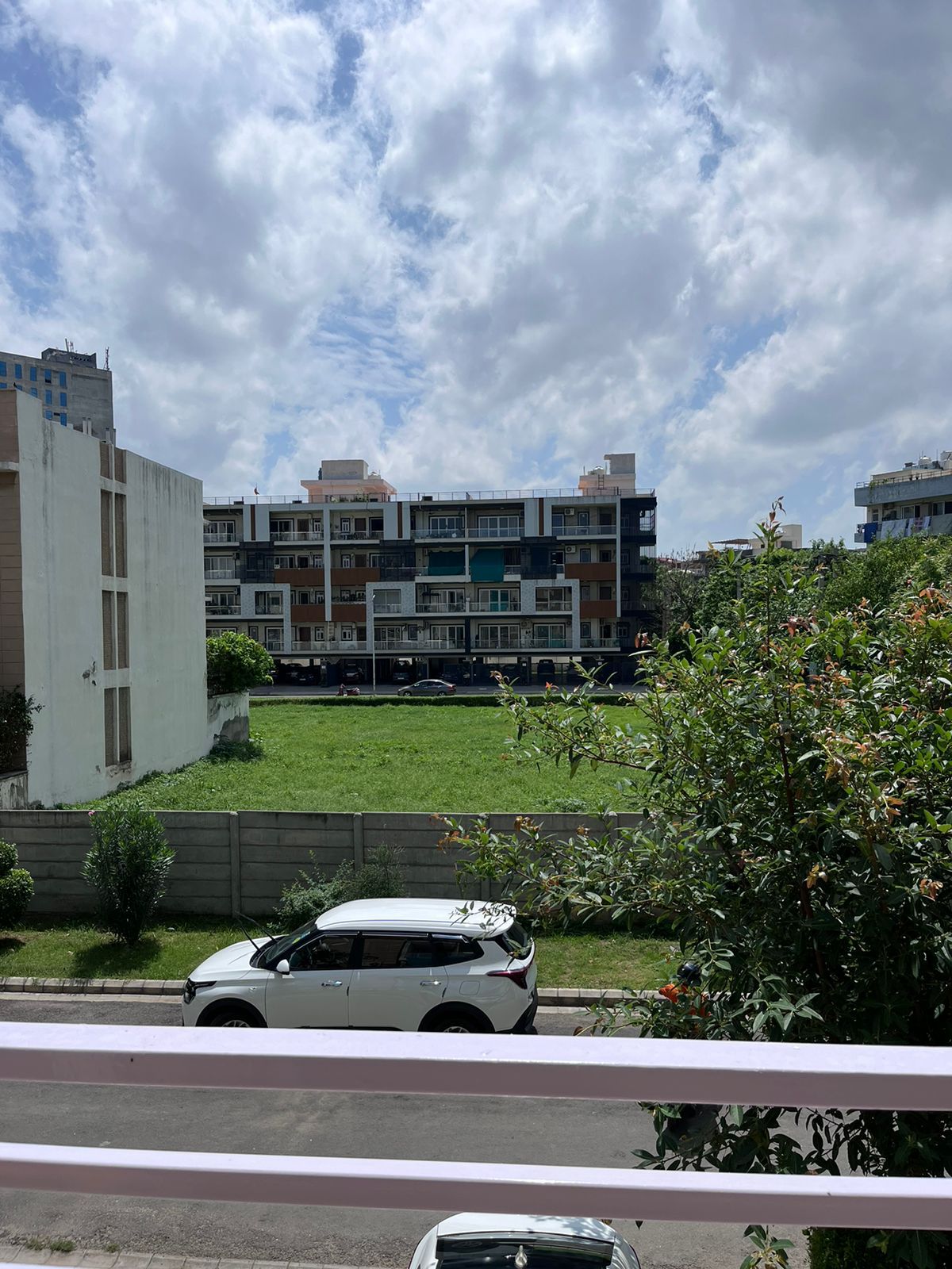 3 BHK Builder Floor For Rent in JMD Megapolis