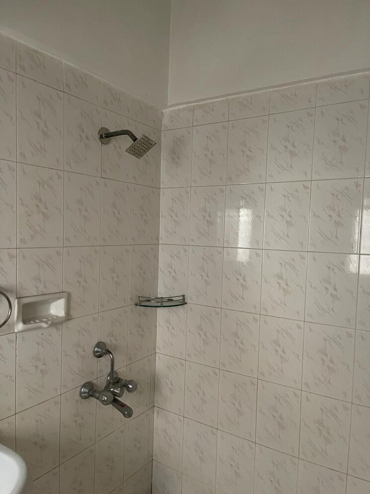 Bathroom, serenity-tower 3.5 Bedroom 1550 Sq.Ft. Apartment In Andheri West Mumbai 9626595