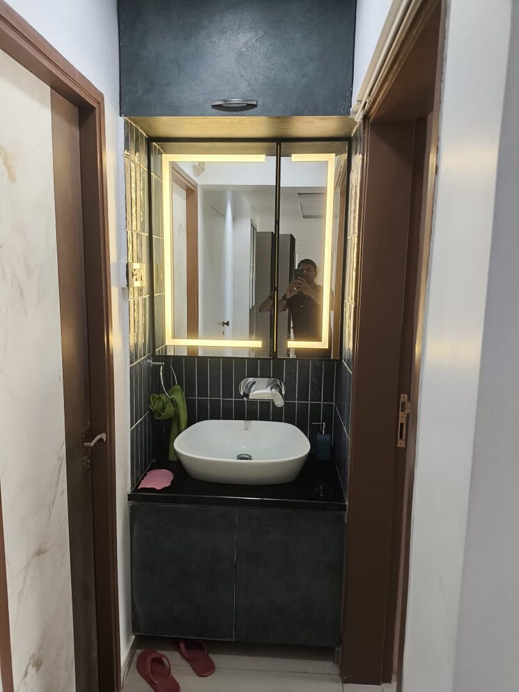 Bathroom, rohan-mithila 2 Bedroom 941 Sq.Ft. Apartment In Viman Nagar Pune 9626608