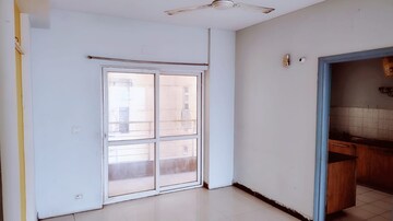 Room in 3 BHK Apartment at BPTP The Resort, Sector 75 – for Sale