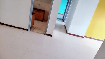 Room in 3 BHK Apartment at BPTP The Resort, Sector 75 – for Sale