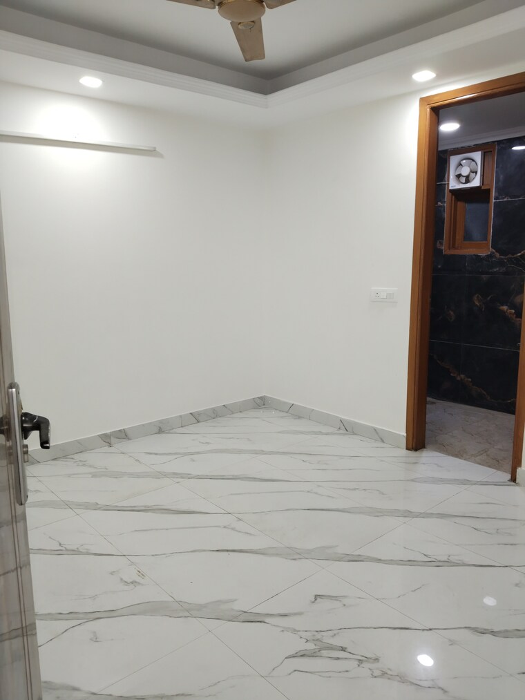 Room, panchsheel vihar 3 Bedroom 1150 Sq.Ft. Apartment In Panchsheel Vihar Delhi 9626688