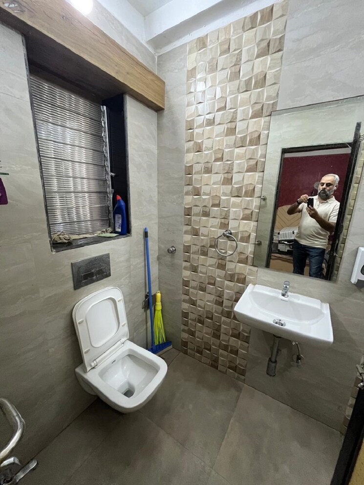 Bathroom, bandra west 2 Bedroom 700 Sq.Ft. Apartment In Bandra West Mumbai 9626703