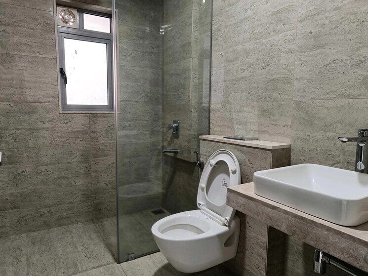 Bathroom, oberoi-enigma 4 Bedroom 3120 Sq.Ft. Apartment In Mulund West Mumbai 9626697