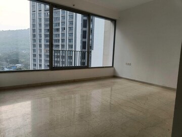 Room in 4 BHK Apartment at Oberoi Enigma, Mulund West – for Rent