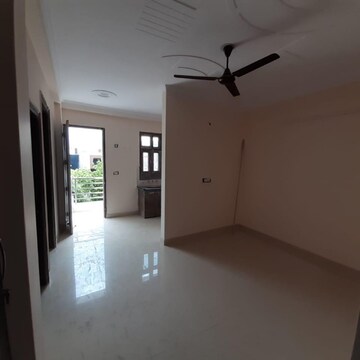 Room in 2.5 BHK Builder Floor at Sector 8 Dwarka – for Rent