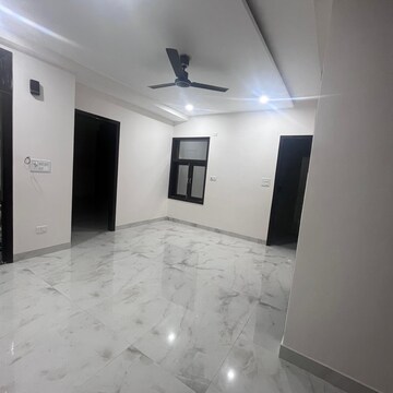 Room in 2.5 BHK Builder Floor at Sector 8 Dwarka – for Rent