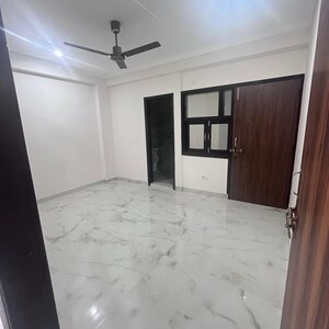 Room in 2.5 BHK Builder Floor at Sector 8 Dwarka – for Rent