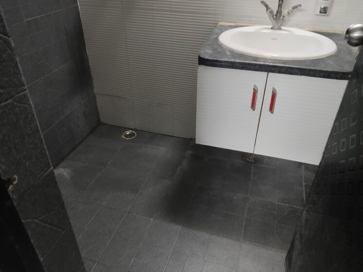 Attached Bathroom, mahagun-moderne 2 Bedroom 1250 Sq.Ft. Apartment In Sector 78 Noida 9626725