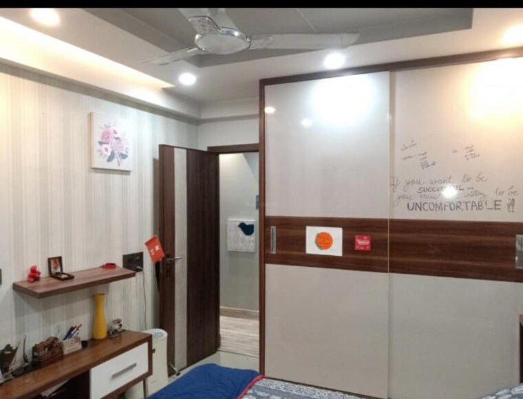 Room, puri-pratham 3 Bedroom 1400 Sq.Ft. Apartment In Sector 84 Faridabad 9626734