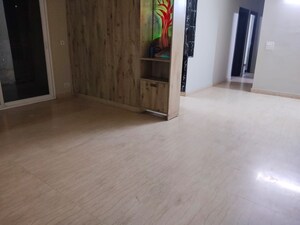 Room in 3 BHK Apartment at Mahagun Moderne, Sector 78 – for Rent