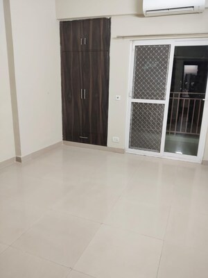 3 BHK Apartment For Rent in Mahagun Moderne, Sector 78