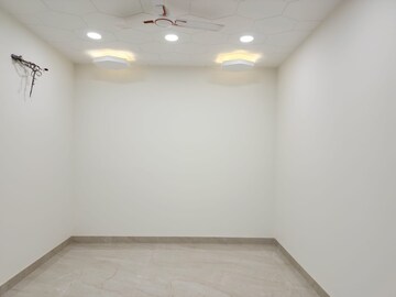 Room in 3 BHK Builder Floor at Parklands, Sector 85 – for Sale