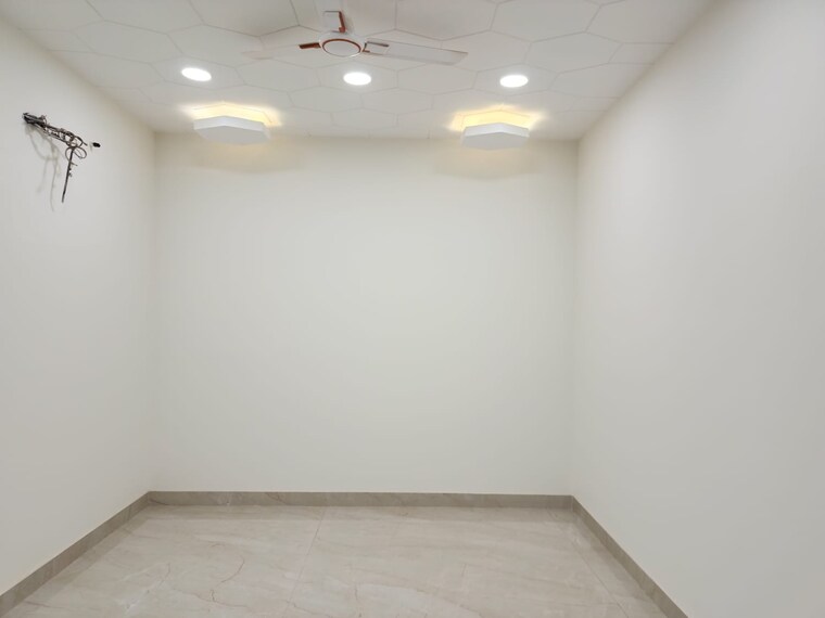 Room, parklands 3 Bedroom 250 Sq.Yd. Builder Floor In Sector 85 Faridabad 9626802