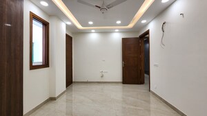 Room in 3 BHK Builder Floor at Parklands, Sector 85 – for Sale