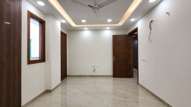 Room, parklands 3 Bedroom 250 Sq.Yd. Builder Floor In Sector 85 Faridabad 9626802