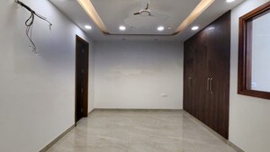 Room in 3 BHK Builder Floor at Parklands, Sector 85 – for Sale