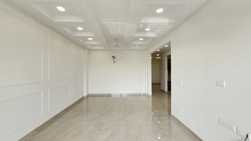 Room in 3 BHK Builder Floor at Parklands, Sector 85 – for Sale