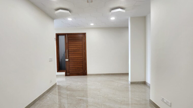 Room, parklands 3 Bedroom 250 Sq.Yd. Builder Floor In Sector 85 Faridabad 9626802
