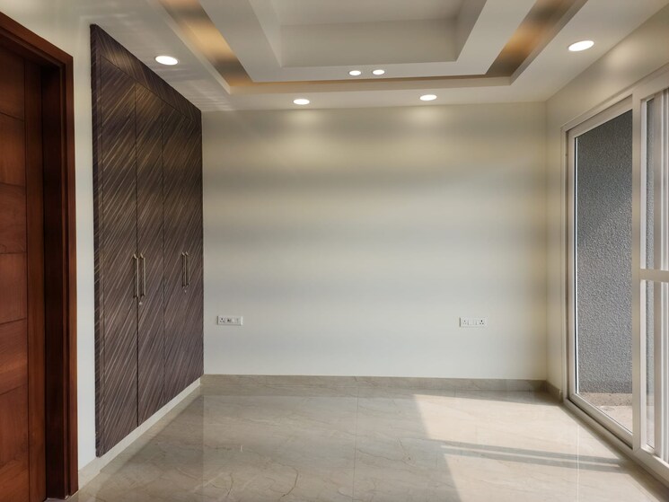 Room, parklands 3 Bedroom 250 Sq.Yd. Builder Floor In Sector 85 Faridabad 9626802