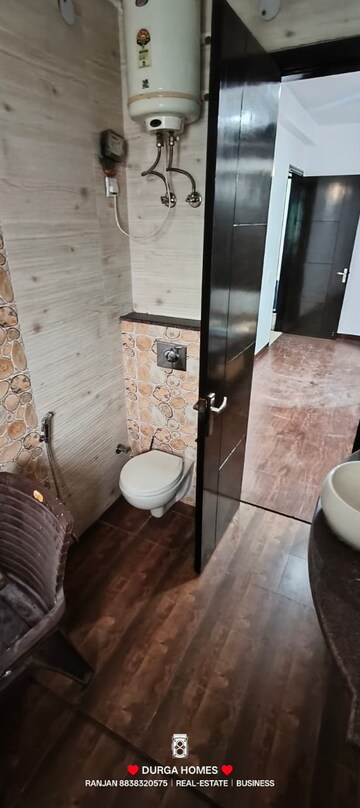 Master Bedroom in 4 BHK Builder Floor at Ansal Sushant Apartments, Sushant Lok I – for Rent