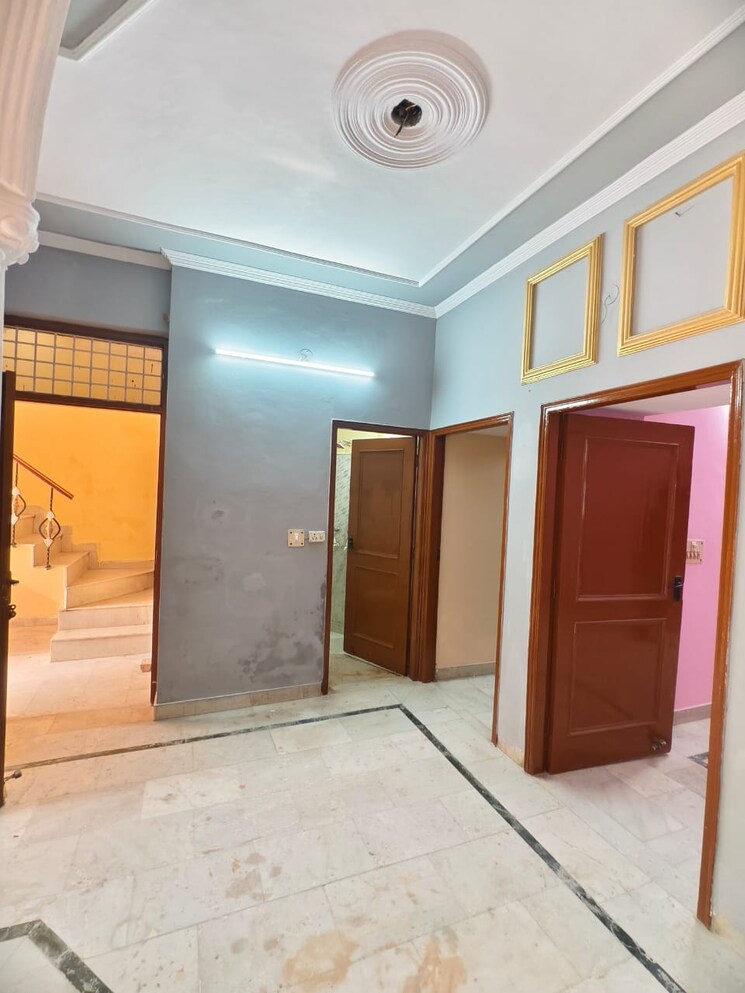 Room, sector 23 3 Bedroom 2200 Sq.Ft. Independent House In Sector 23 Gurgaon 9626819