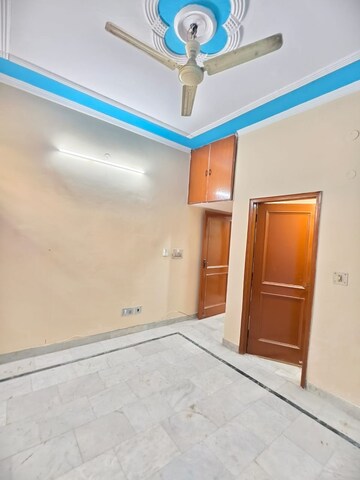 Room in 3 BHK Independent House at Sector 23 – for Rent