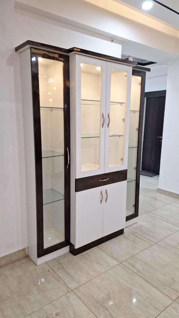 3 BHK + Servant Room Apartment For Rent in Mahagun Moderne