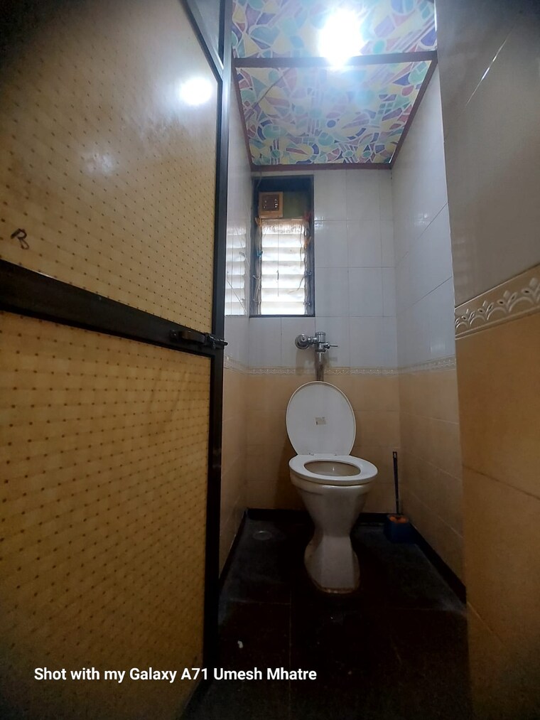 Bathroom, tilak nagar 1 Bedroom 400 Sq.Ft. Apartment In Tilak Nagar Mumbai 9626890