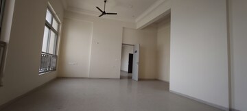 Room in 4 BHK Apartment at Hiranandani Fortune City, New Panvel – for Rent