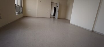 Room in 4 BHK Apartment at Hiranandani Fortune City, New Panvel – for Rent