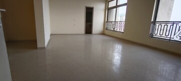 Room in 4 BHK Apartment at Hiranandani Fortune City, New Panvel – for Rent