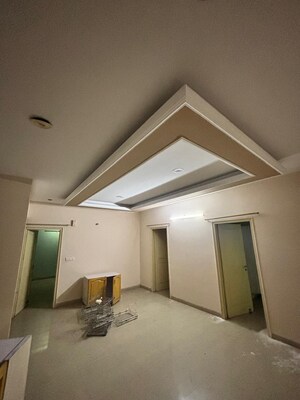 Room in 3 BHK Apartment at Skynet Towers, Patiala Road – for Sale