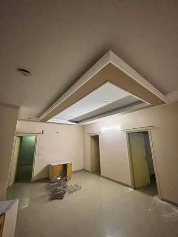 Room in 3 BHK Apartment at Skynet Towers, Patiala Road – for Sale