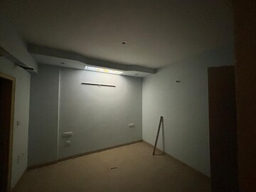 Room in 3 BHK Apartment at Skynet Towers, Patiala Road – for Sale