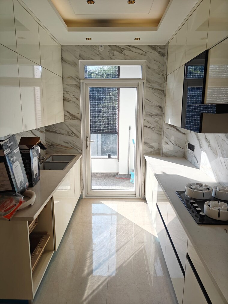 Kitchen, vipul-world-floors 4 Bedroom 2700 Sq.Ft. Apartment In Sector 48 Gurgaon 9627258