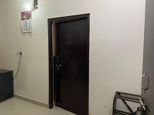 Room in 1 BHK Builder Floor at Sector 15 – for Rent